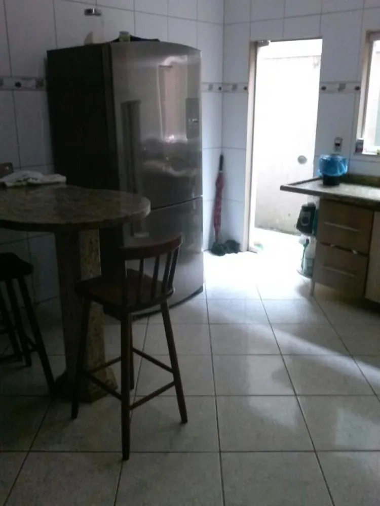 Casa, 3 quartos, 221 m² - Foto 4