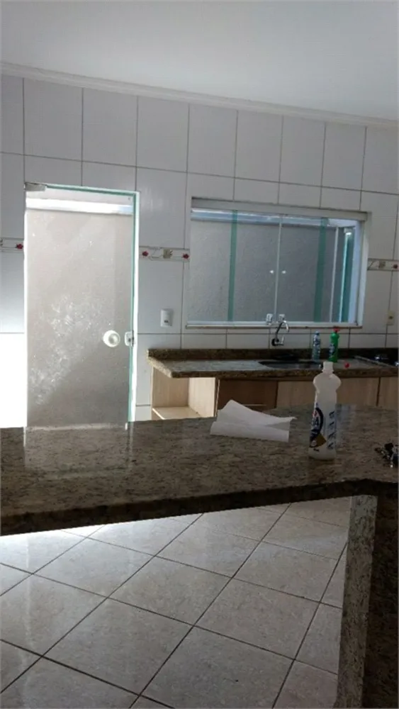 Casa, 3 quartos, 221 m² - Foto 2