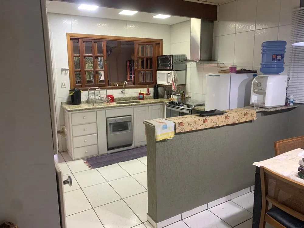 Casa, 3 quartos, 226 m² - Foto 3