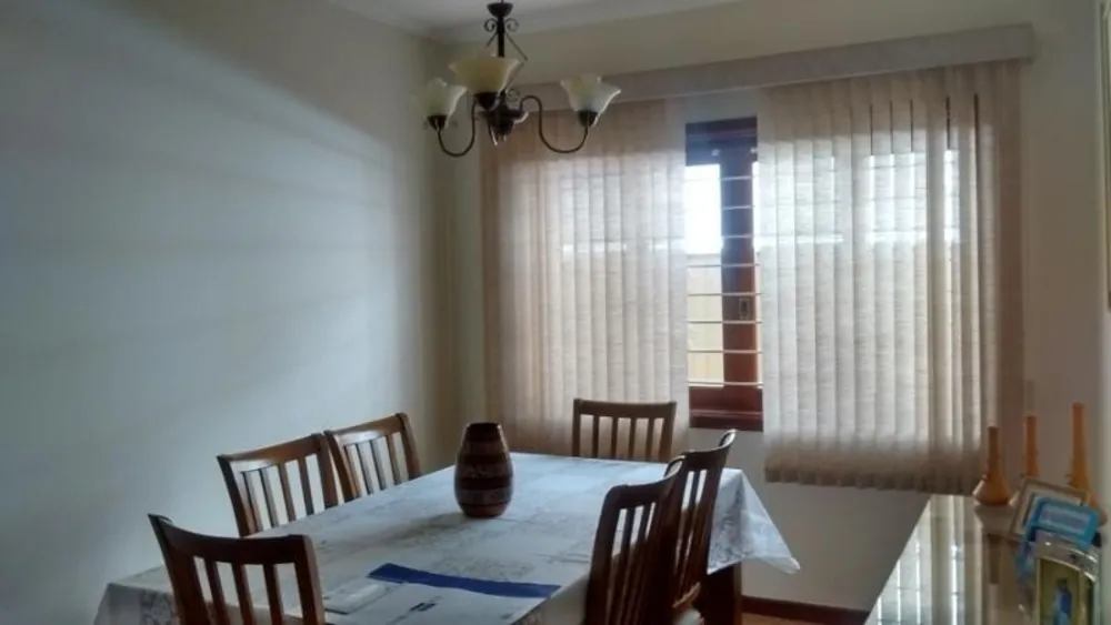 Casa, 3 quartos, 256 m² - Foto 1