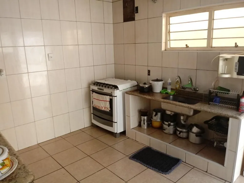 Casa, 4 quartos, 330 m² - Foto 1