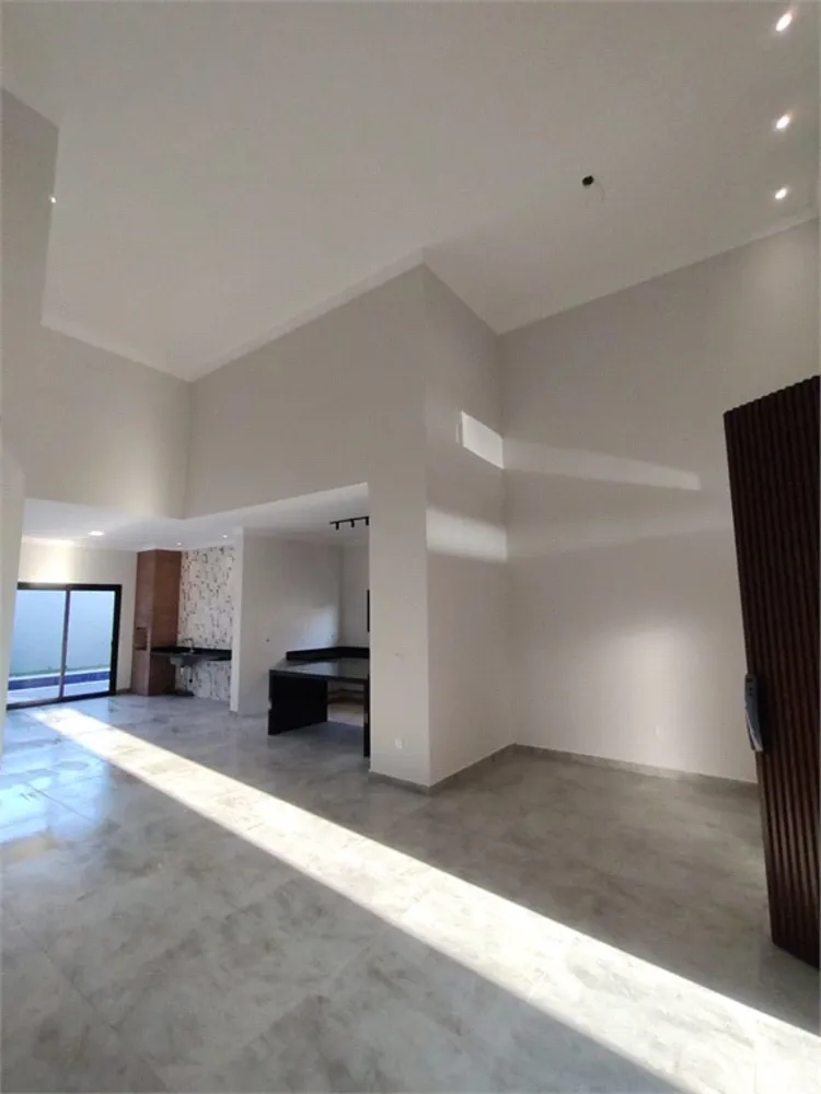 Casa, 3 quartos, 243 m² - Foto 1