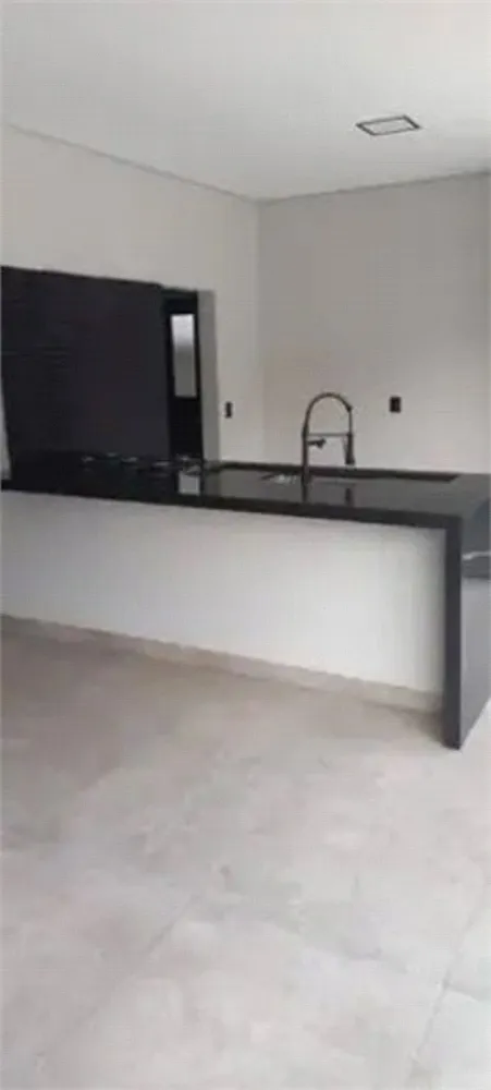 Casa, 4 quartos, 218 m² - Foto 1