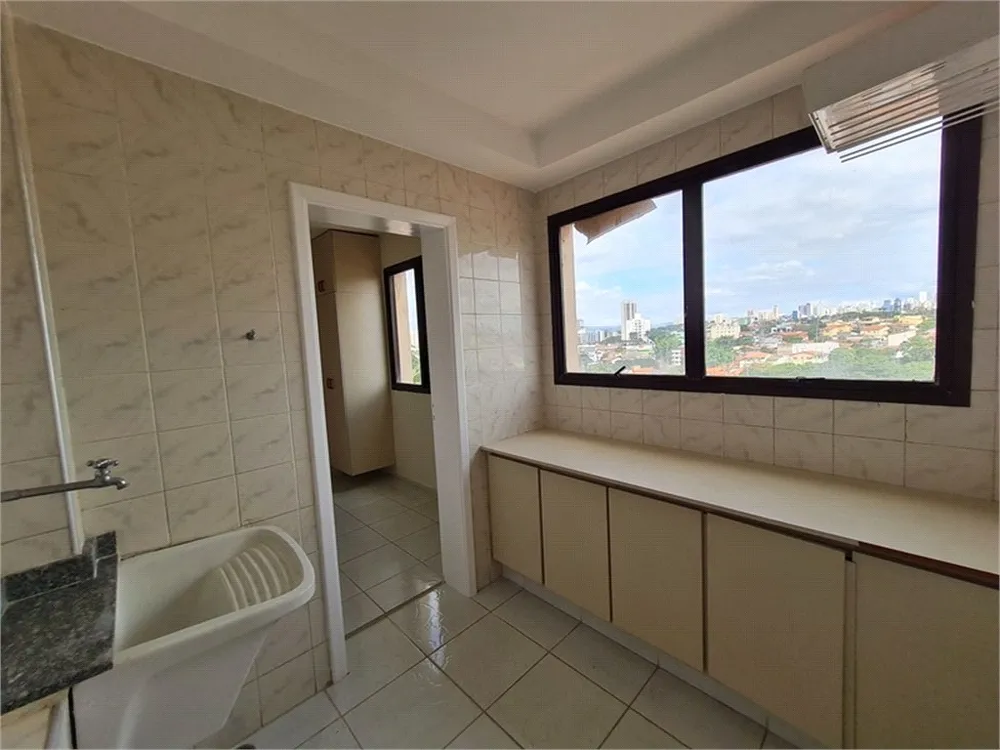 Apartamento, 3 quartos, 220 m² - Foto 2