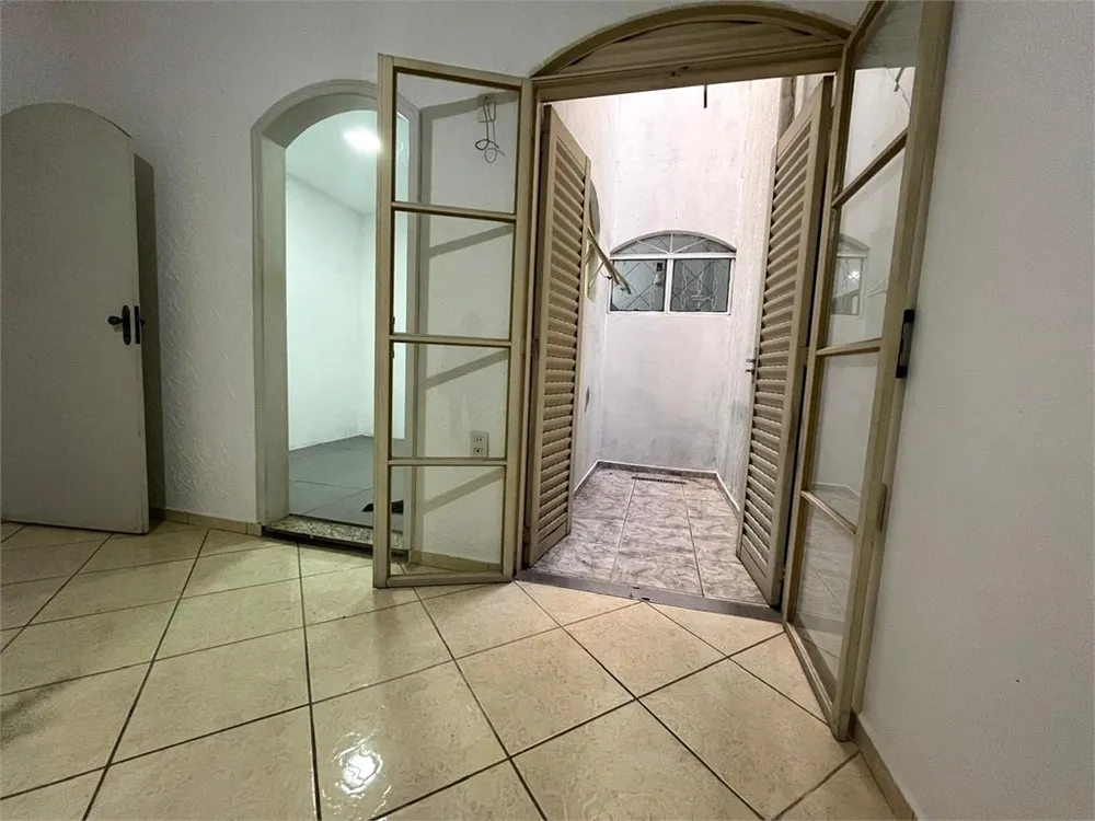 Casa, 3 quartos, 209 m² - Foto 2