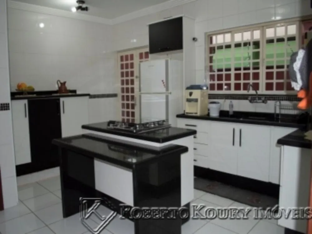 Casa, 3 quartos, 250 m² - Foto 11