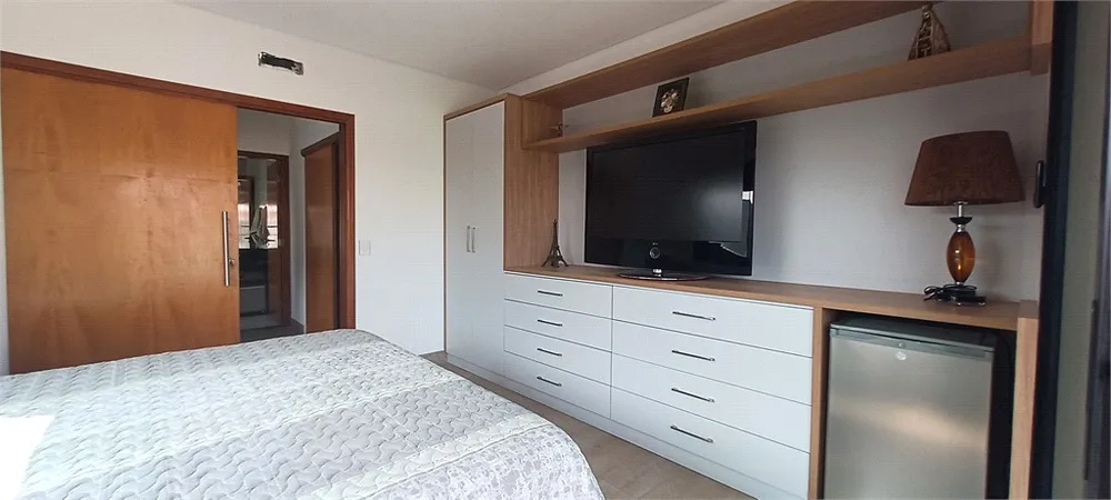 Casa, 3 quartos, 198 m² - Foto 3