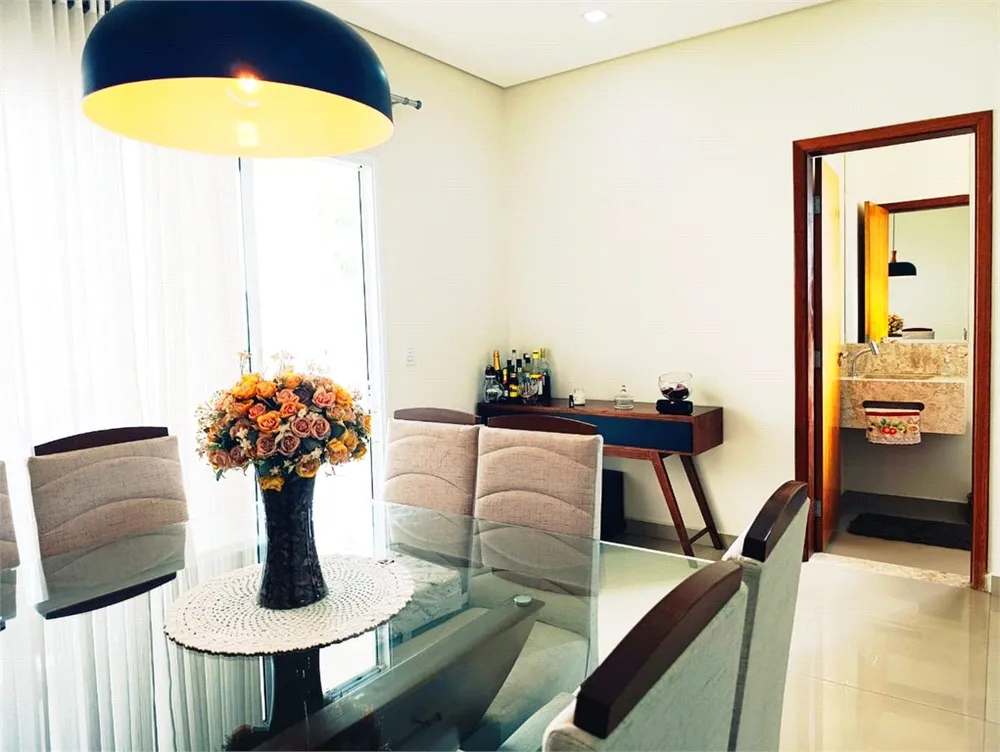 Casa, 3 quartos, 244 m² - Foto 1