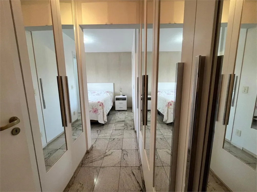 Apartamento, 3 quartos, 241 m² - Foto 1