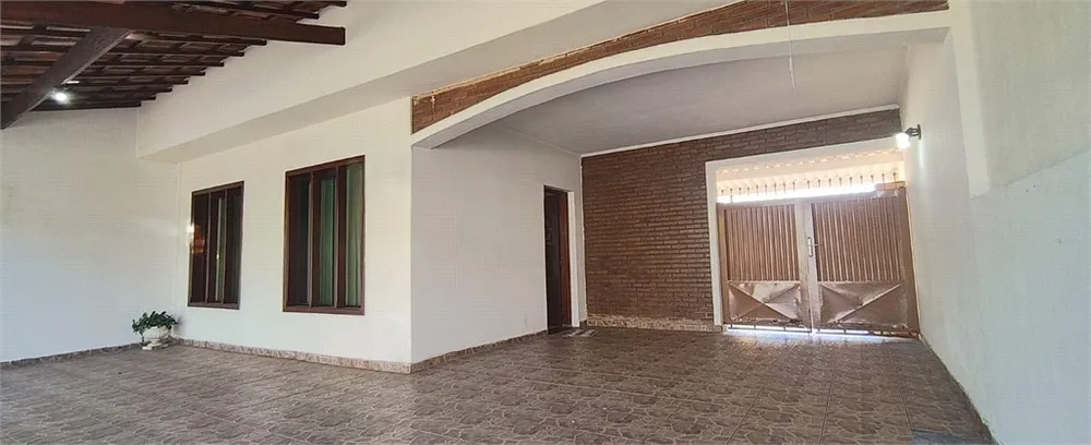 Casa, 3 quartos, 259 m² - Foto 1