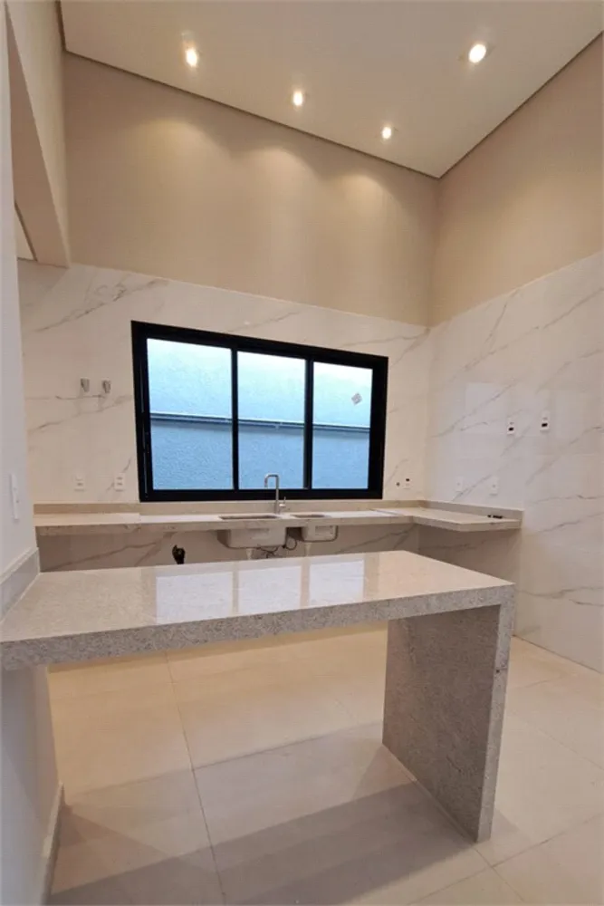 Casa, 3 quartos, 220 m² - Foto 2