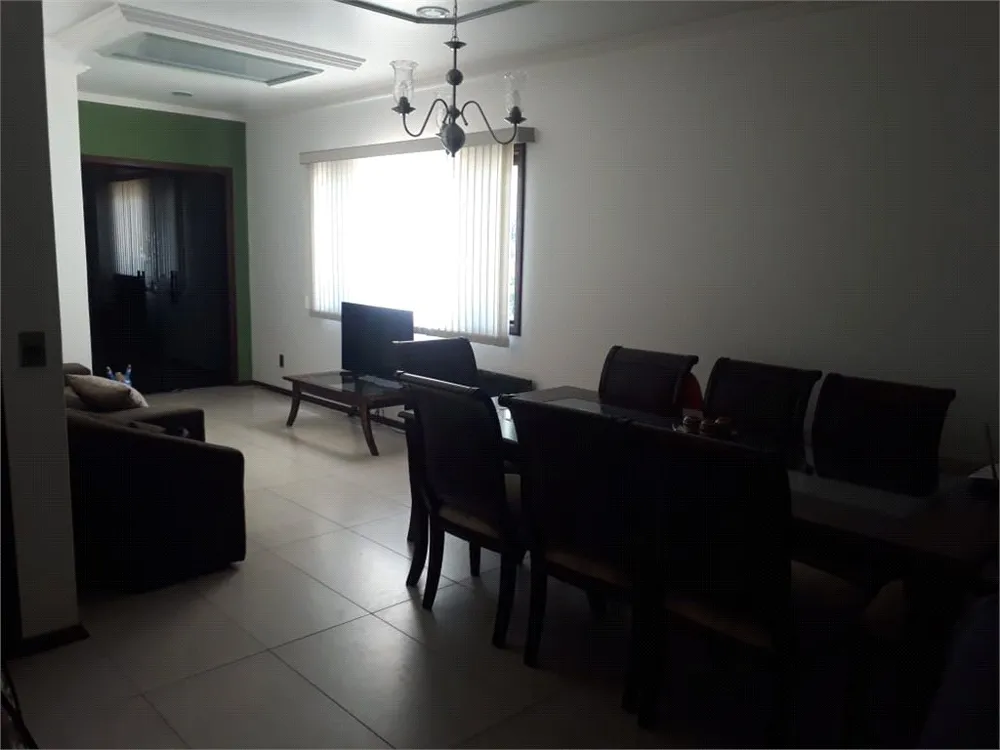 Casa, 3 quartos, 202 m² - Foto 1