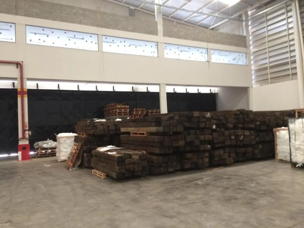 Prédio Inteiro, 2200 m² - Foto 1