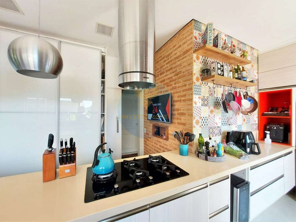 Casa de Condomínio à venda com 5 quartos, 323m² - Foto 3