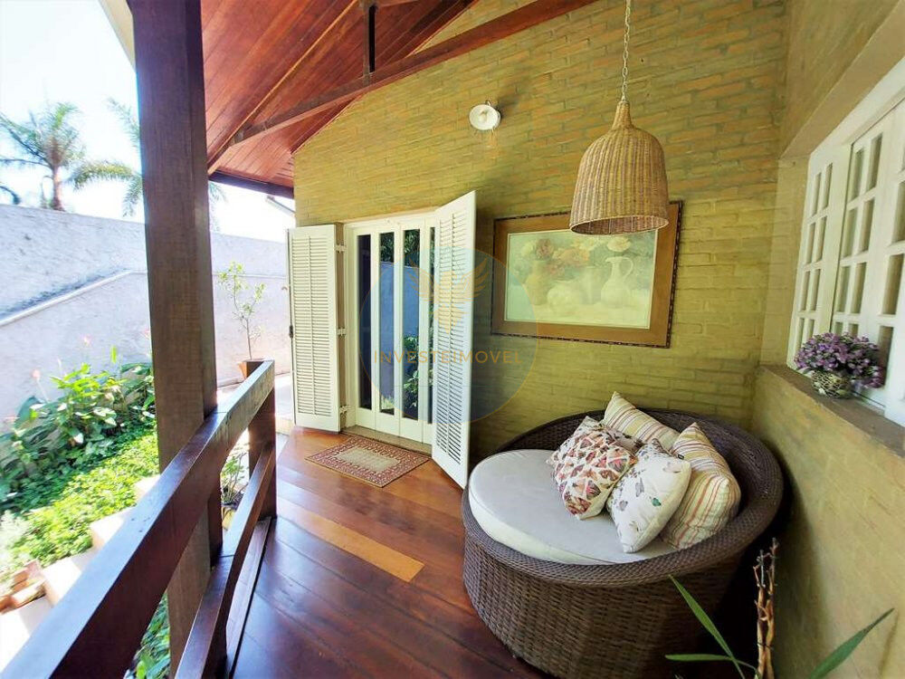 Casa de Condomínio à venda com 5 quartos, 323m² - Foto 1