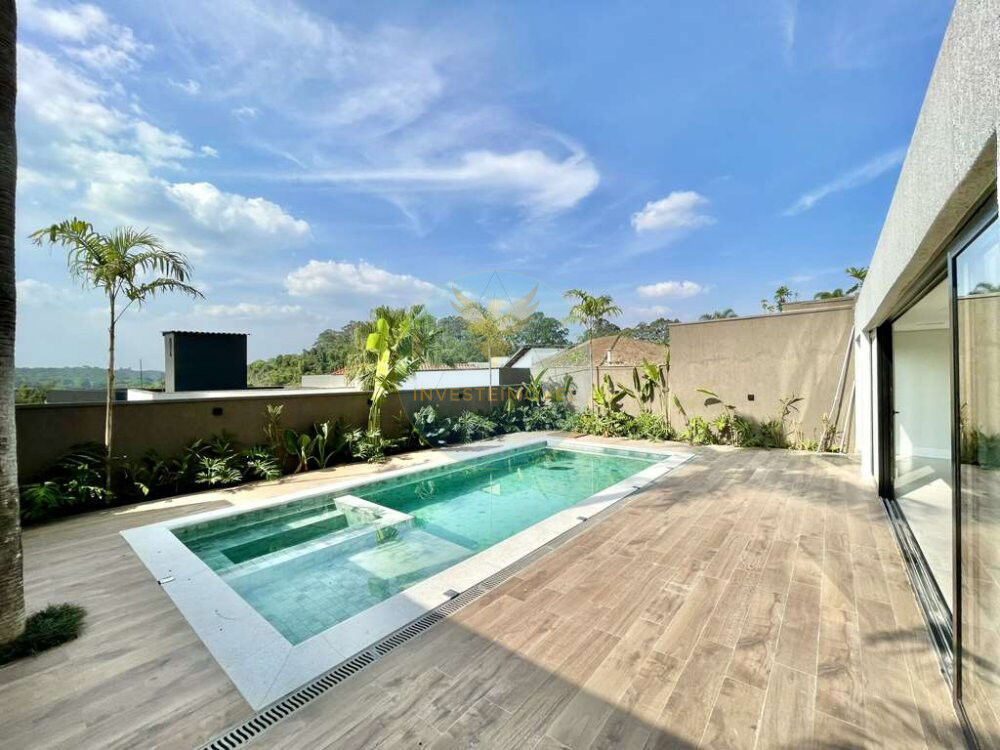 Casa de Condomínio para alugar com 4 quartos, 484m² - Foto 4