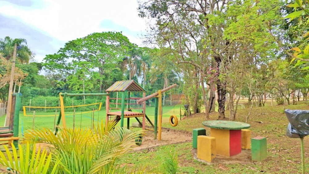Casa de Condomínio à venda com 4 quartos, 334m² - Foto 3