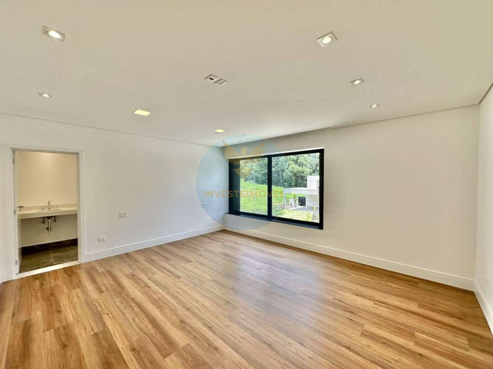 Casa de Condomínio à venda com 3 quartos, 303m² - Foto 4