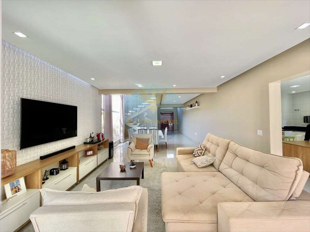 Casa de Condomínio à venda com 4 quartos, 316m² - Foto 2