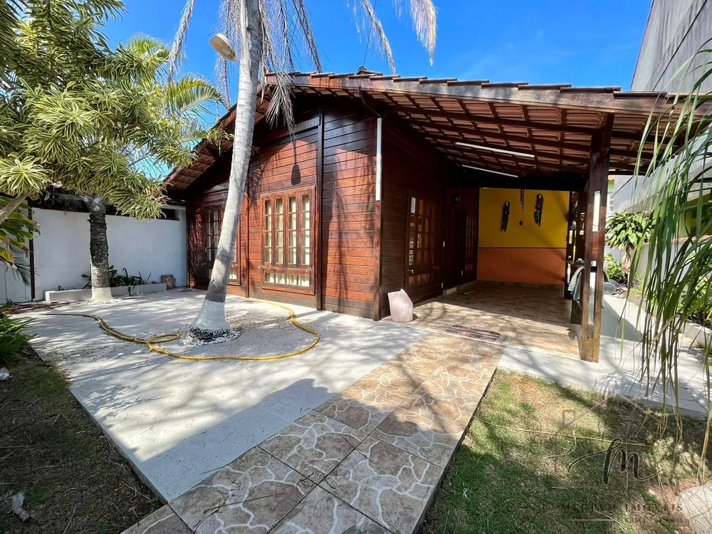 Casa, 4 quartos, 224 m² - Foto 1