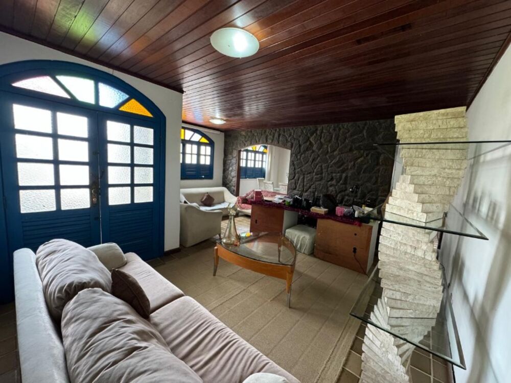 Casa à venda com 4 quartos - Foto 1