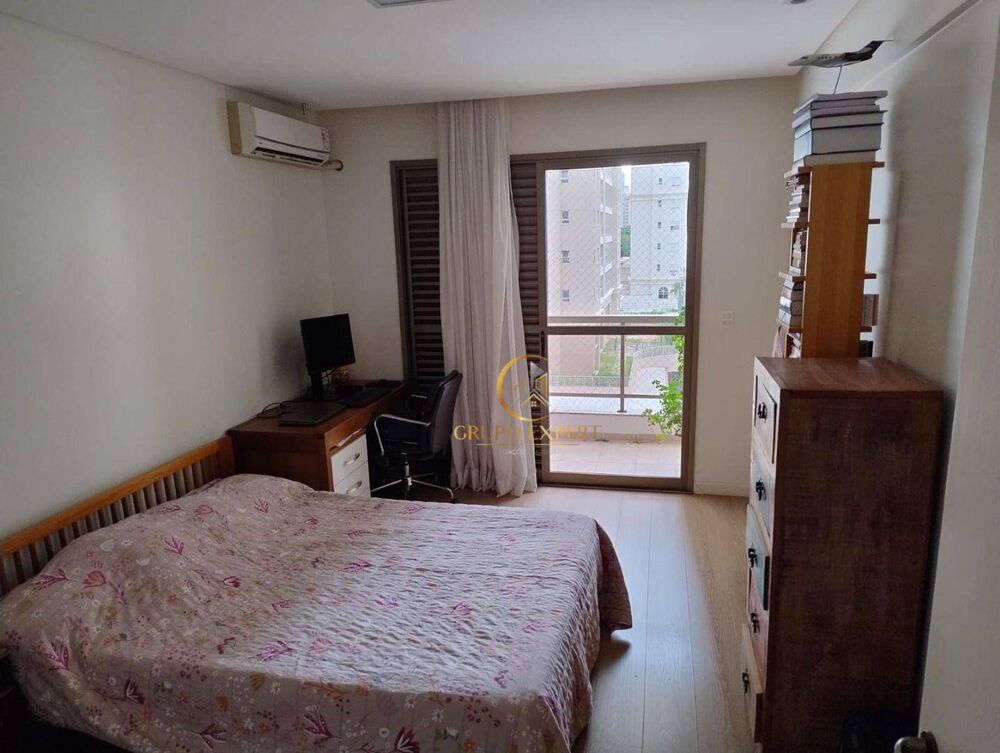 Apartamento à venda com 4 quartos, 142m² - Foto 2