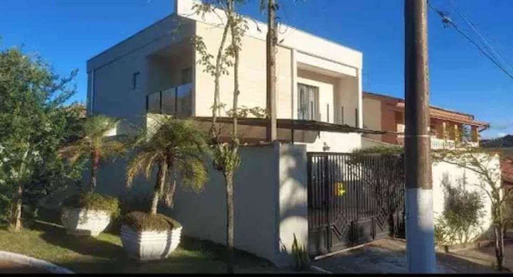 Casa de Condomínio à venda com 5 quartos, 180m² - Foto 1