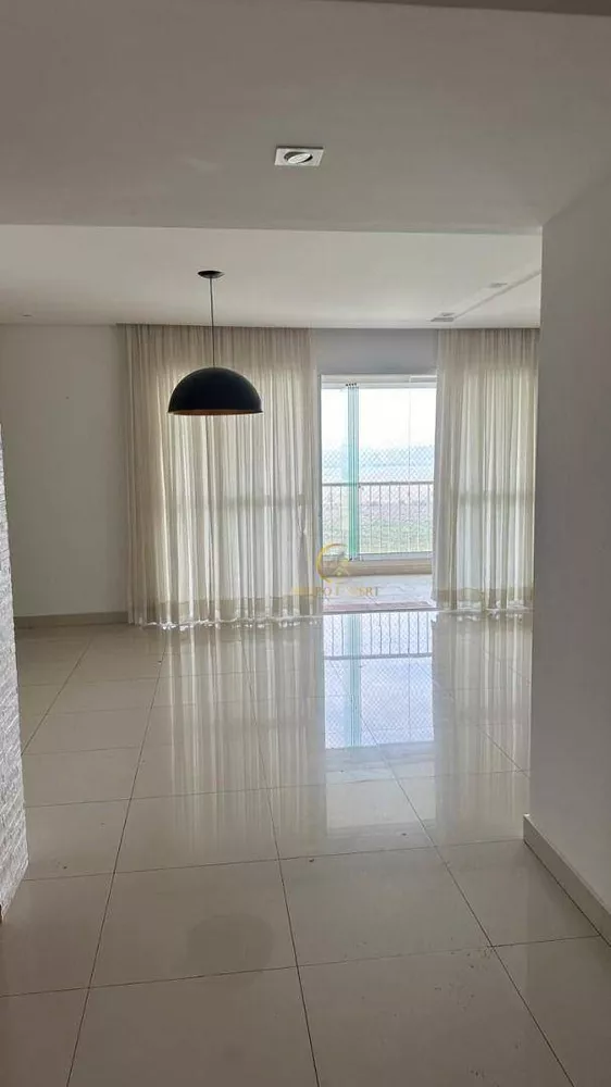 Apartamento à venda com 3 quartos, 142m² - Foto 2