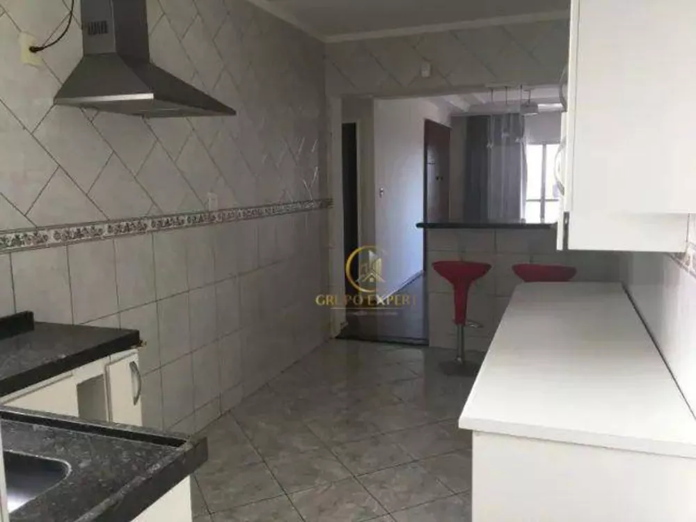 Apartamento à venda com 2 quartos, 72m² - Foto 4