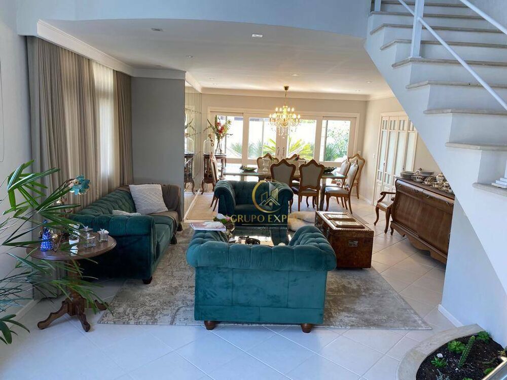 Sobrado, 4 quartos, 253 m² - Foto 1