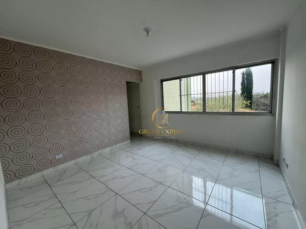 Apartamento à venda com 3 quartos, 79m² - Foto 2