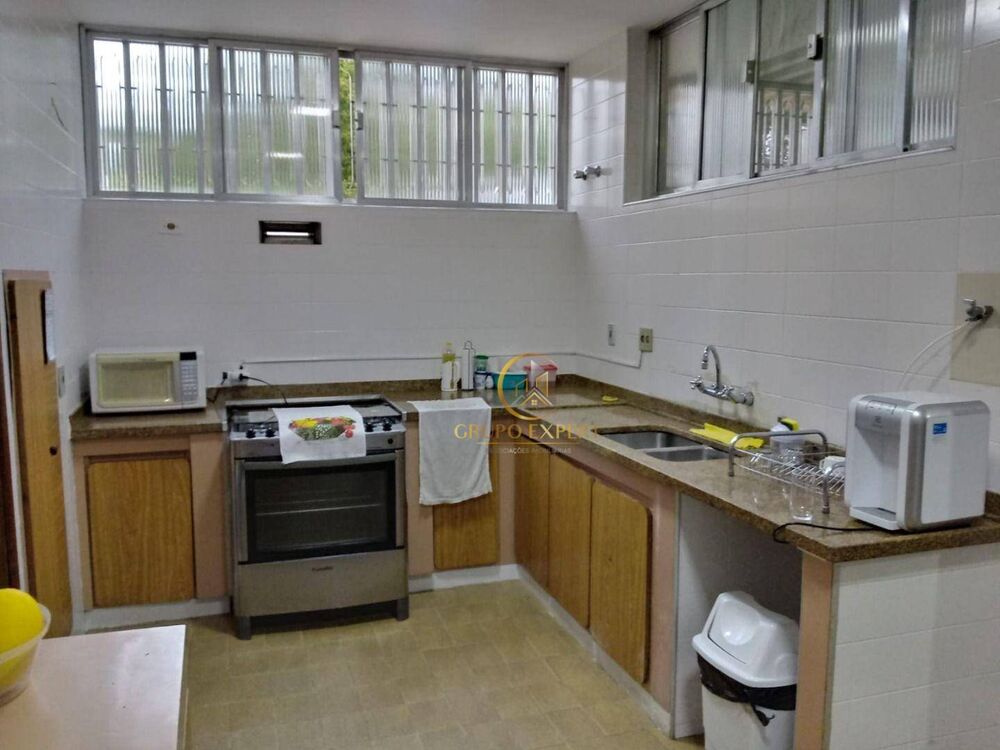 Casa à venda com 3 quartos, 450m² - Foto 7