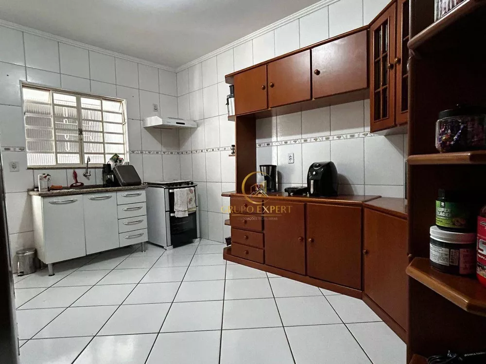 Casa à venda com 3 quartos, 250M2 - Foto 7