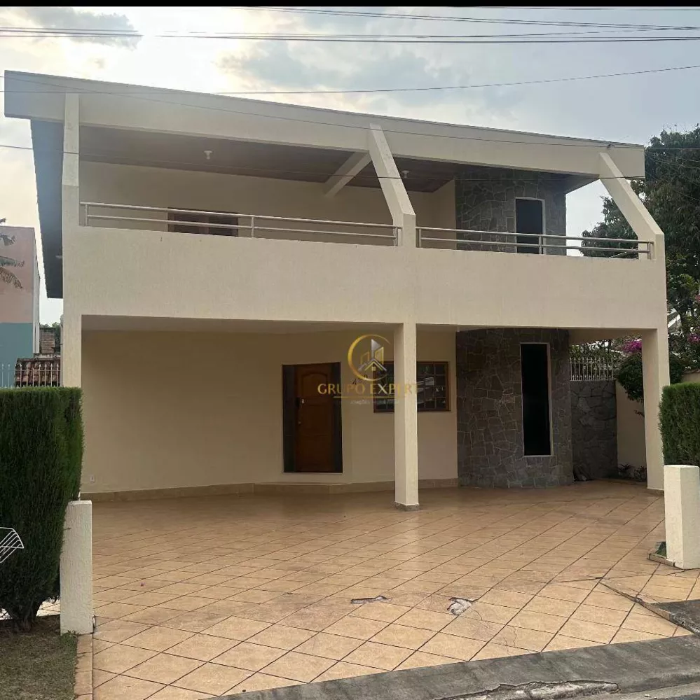 Sobrado à venda com 6 quartos, 240m² - Foto 1