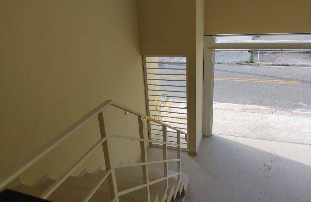 Casa à venda e aluguel com 3 quartos, 135m² - Foto 2