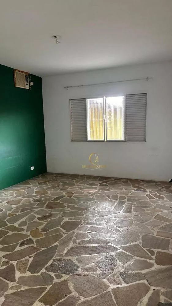 Casa à venda com 4 quartos, 252m² - Foto 3