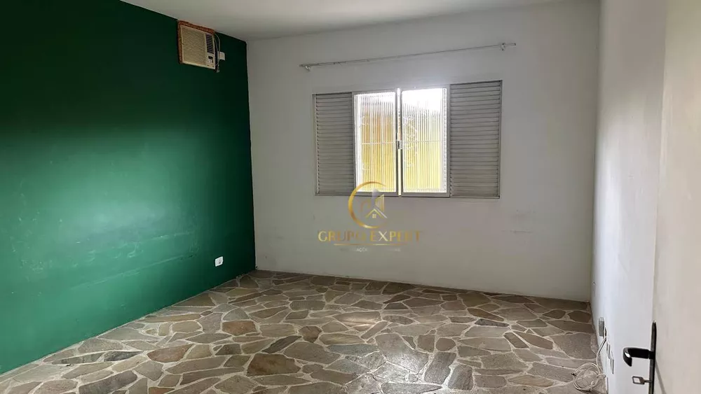 Casa à venda com 4 quartos, 252m² - Foto 2