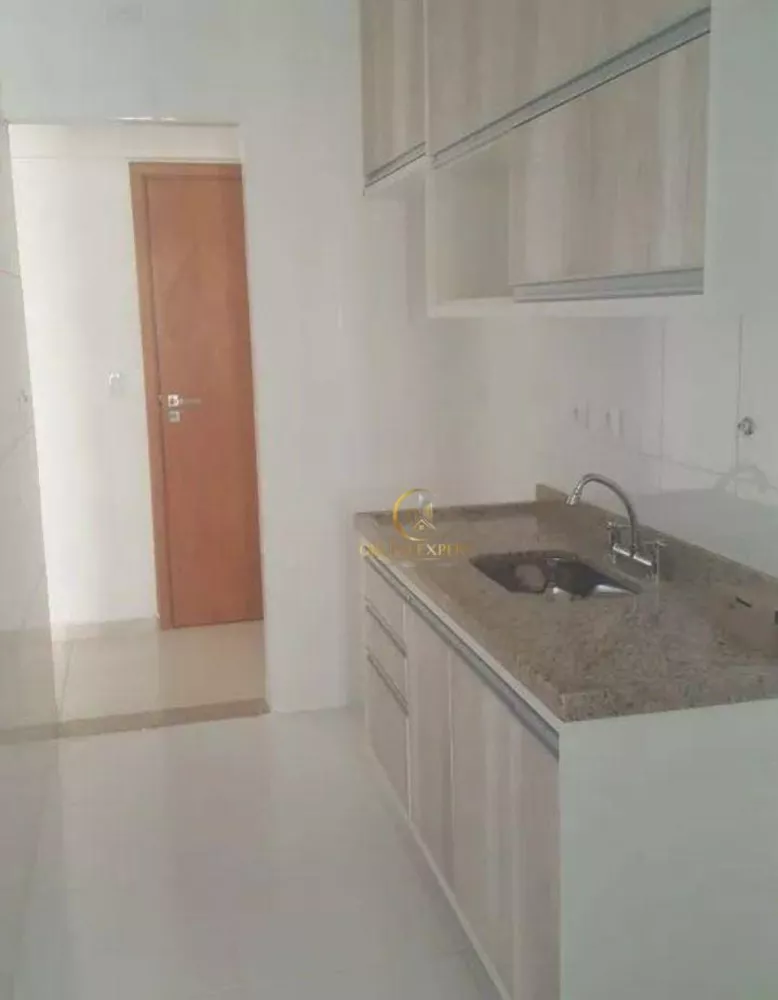 Apartamento à venda com 2 quartos, 77m² - Foto 3