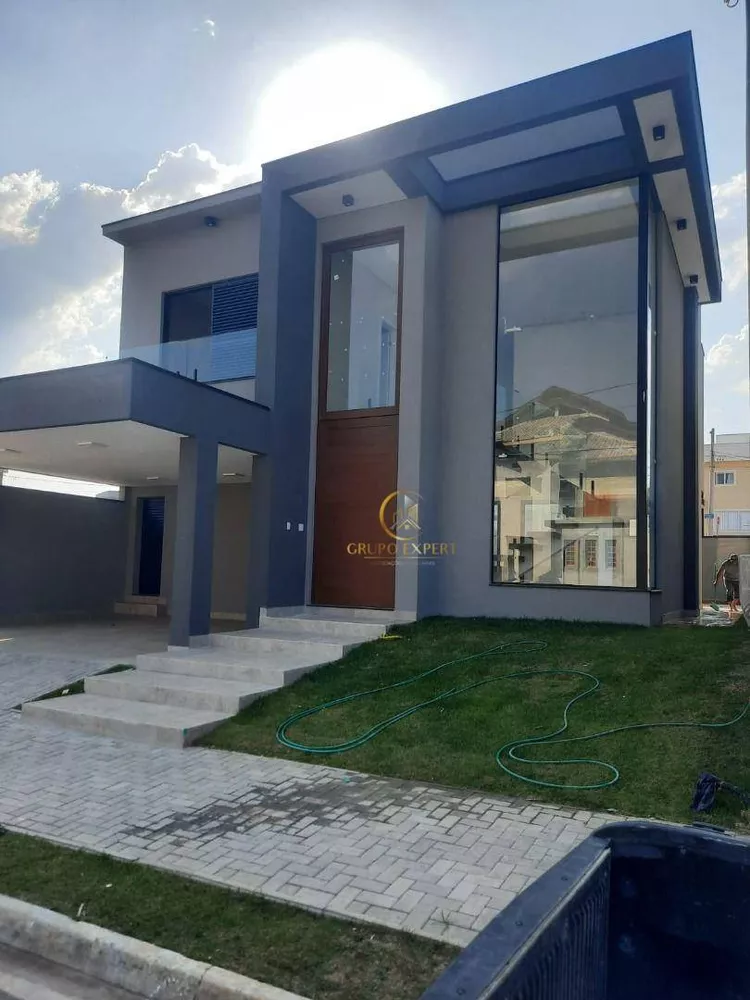 Sobrado à venda com 3 quartos, 225m² - Foto 1