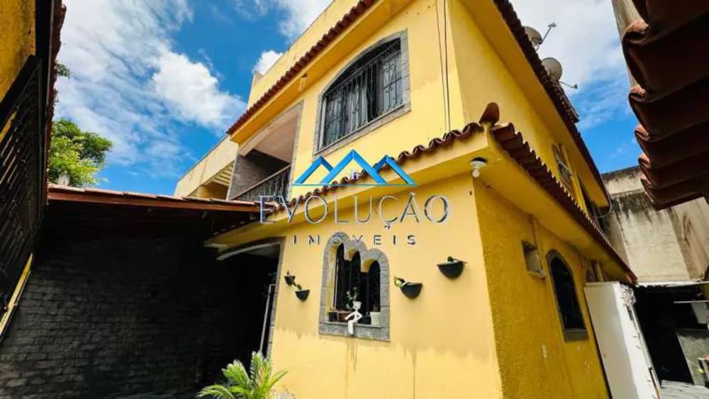 Casa, 4 quartos, 220 m² - Foto 1