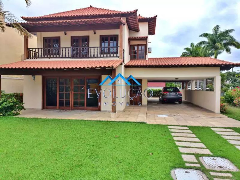 Casa de Condomínio à venda com 3 quartos, 379m² - Foto 1