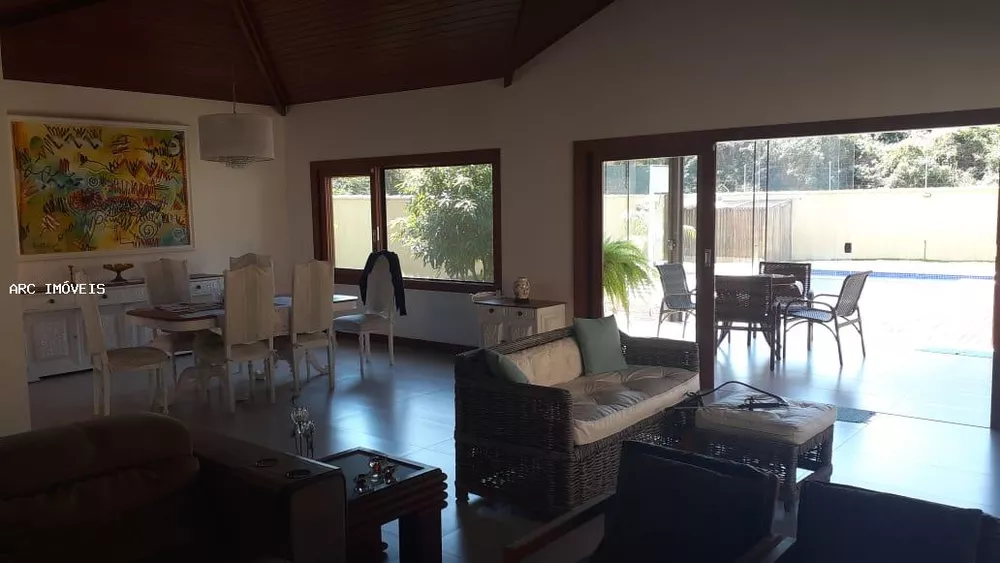 Casa à venda com 5 quartos, 1000m² - Foto 3