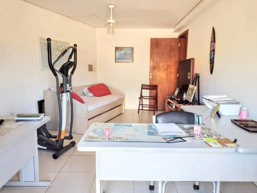 Casa, 3 quartos, 240 m² - Foto 1