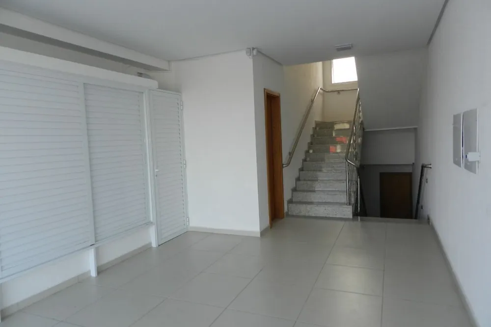 Casa, 5 quartos, 382 m² - Foto 2