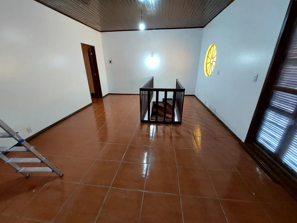 Casa, 3 quartos, 241 m² - Foto 3