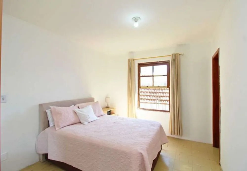 Casa, 4 quartos, 180 m² - Foto 1