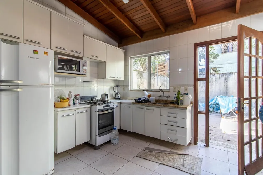 Casa, 3 quartos, 214 m² - Foto 8