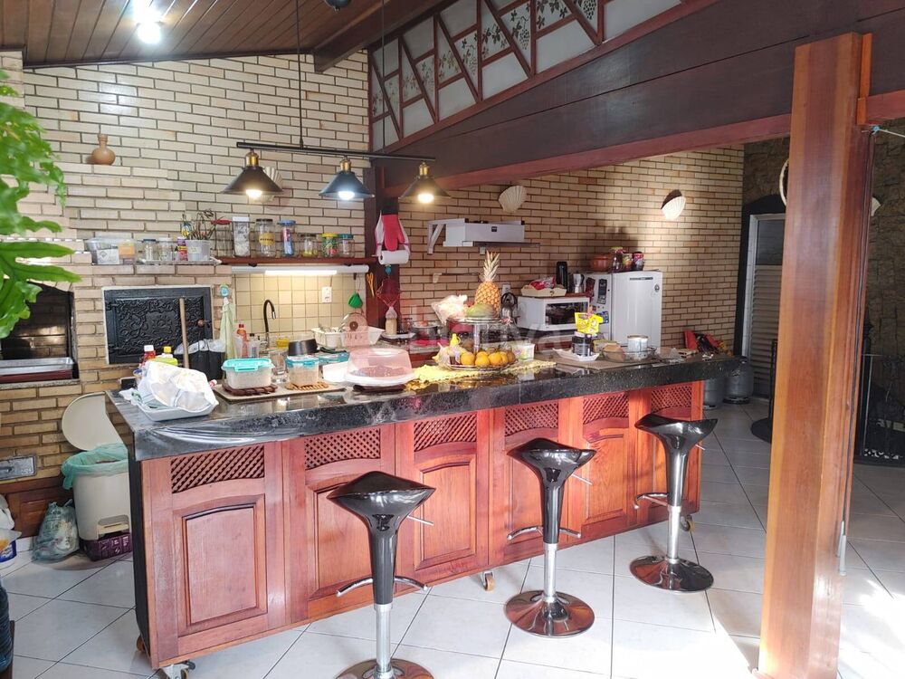 Casa, 3 quartos, 210 m² - Foto 1