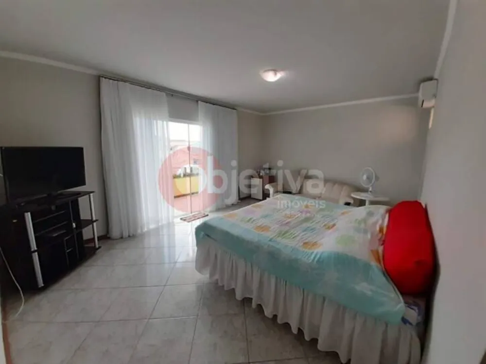 Casa, 6 quartos, 260 m² - Foto 9