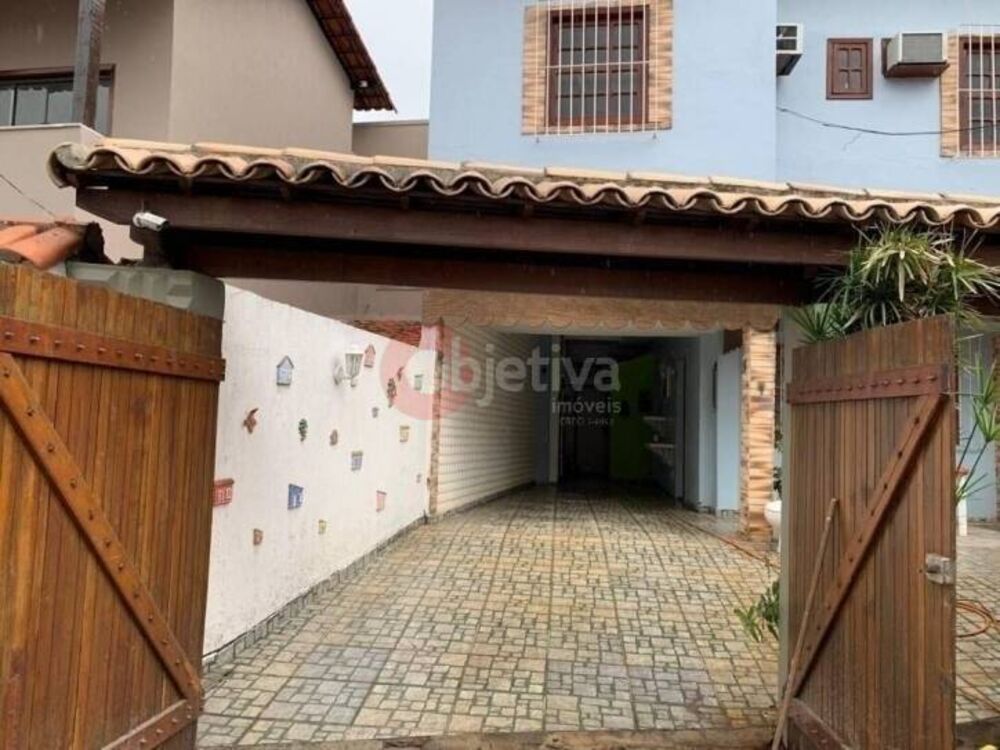 Casa à venda com 5 quartos, 720m² - Foto 1